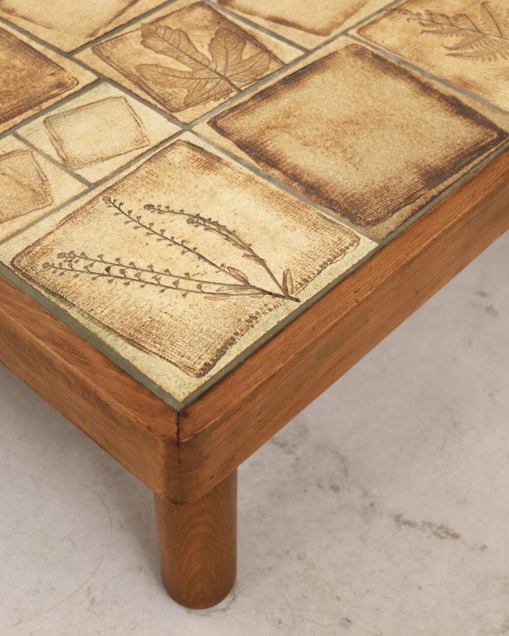 Table carrée en céramique, France, 1970&rsquo;s