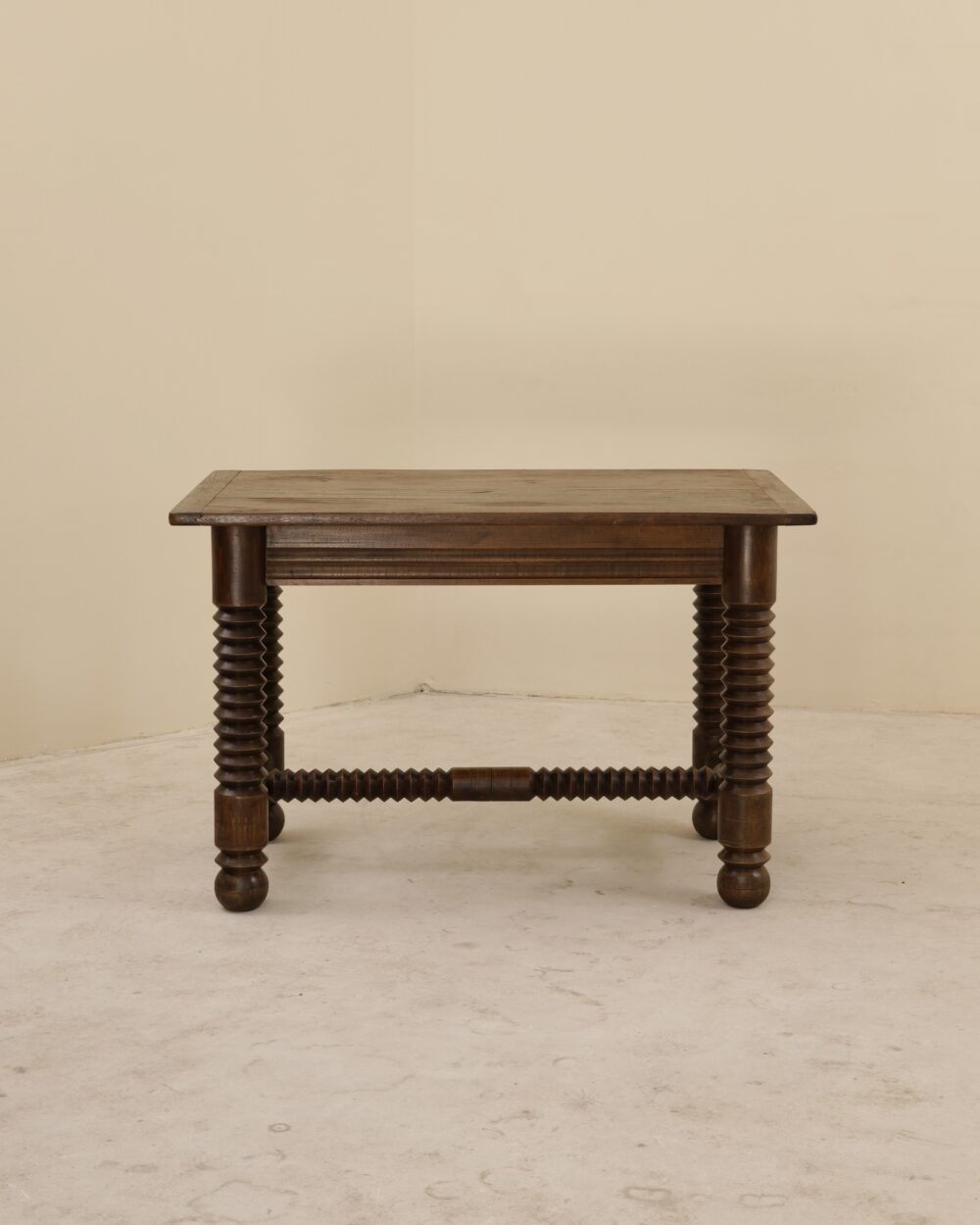 Table en bois massif, France, 1940&rsquo;s