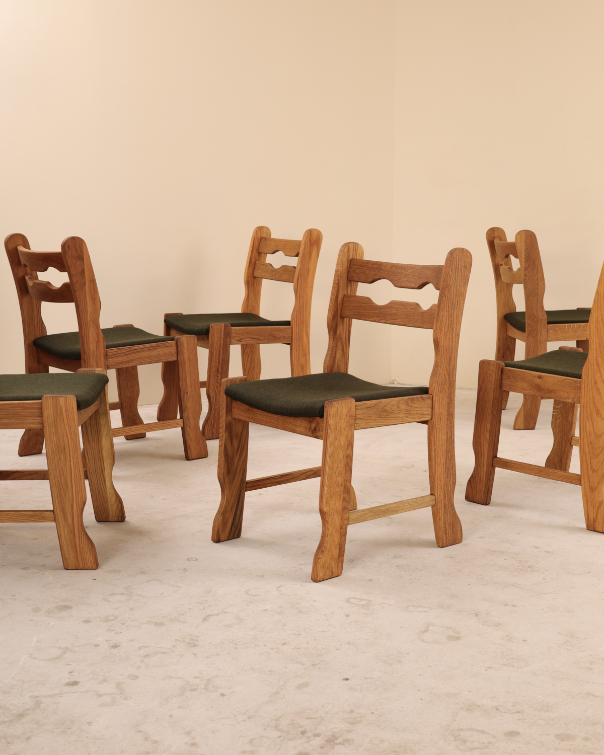Chaises en chêne massif, France, 1960&rsquo;s