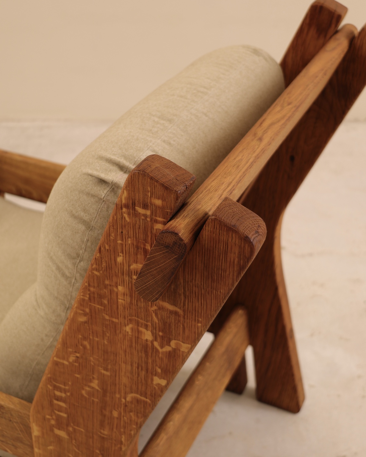 Fauteuil brutaliste, en chêne, France, 1970&rsquo;s
