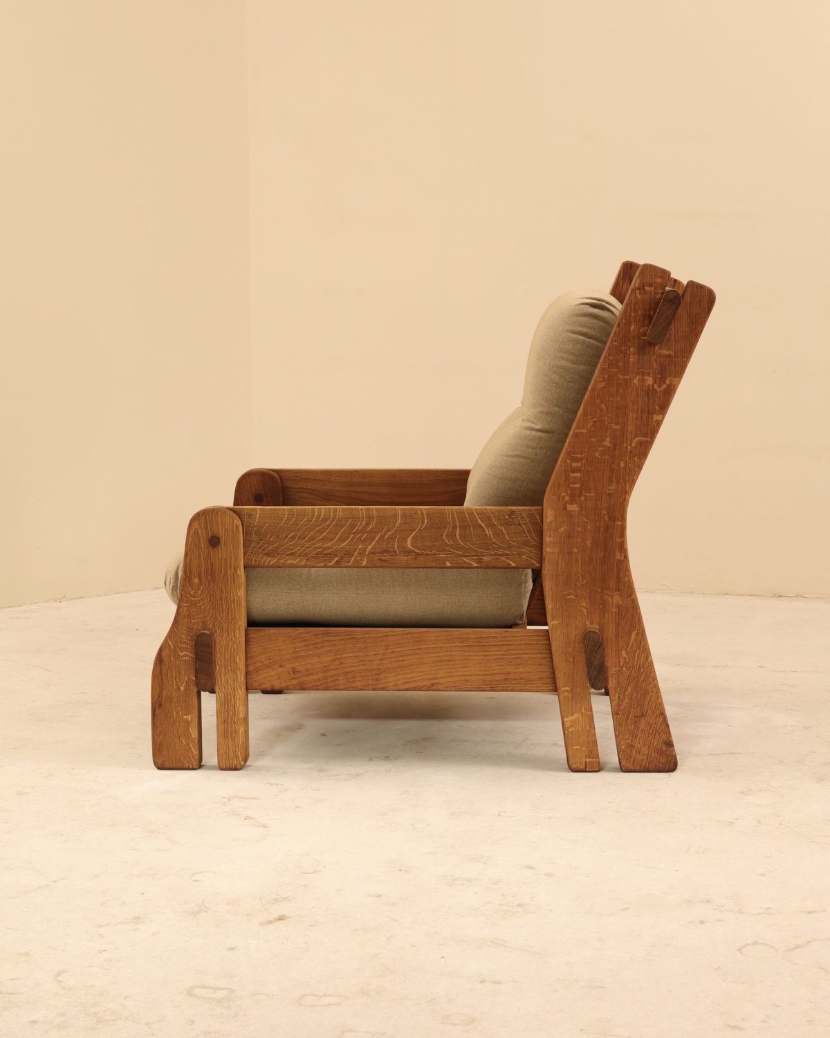 Fauteuil brutaliste, en chêne, France, 1970&rsquo;s