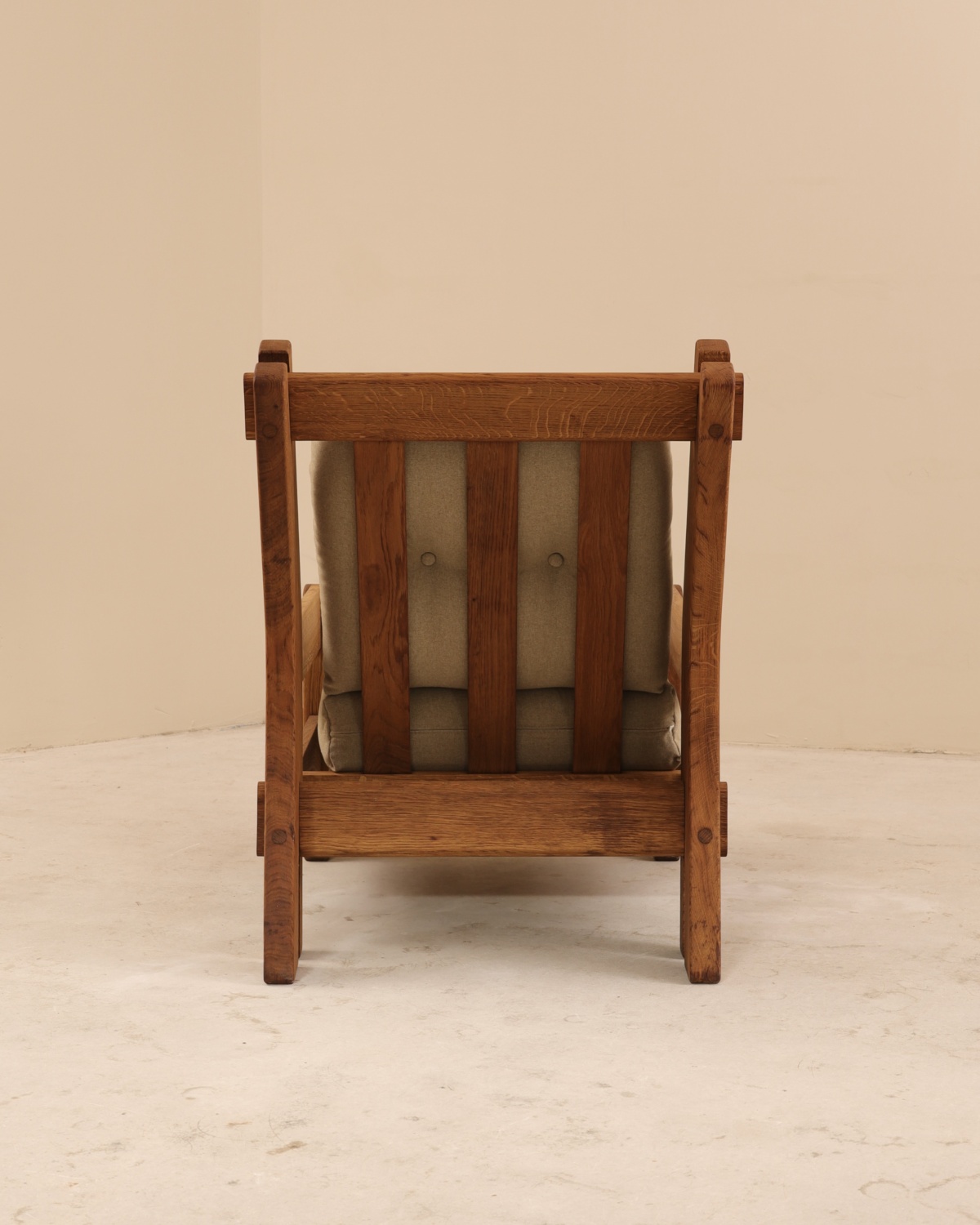 Fauteuil brutaliste, en chêne, France, 1970&rsquo;s